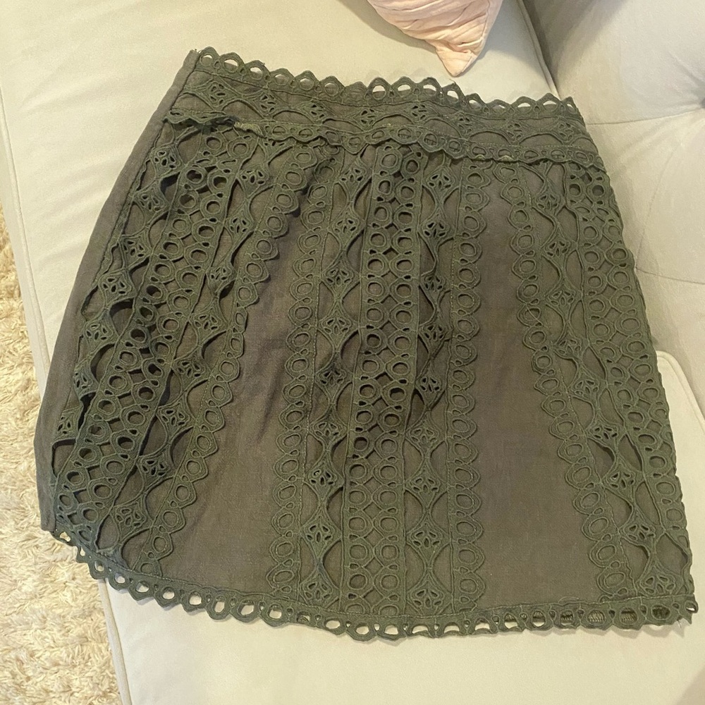 Selfie Leslie olive green skirt with back zipper. Size XL